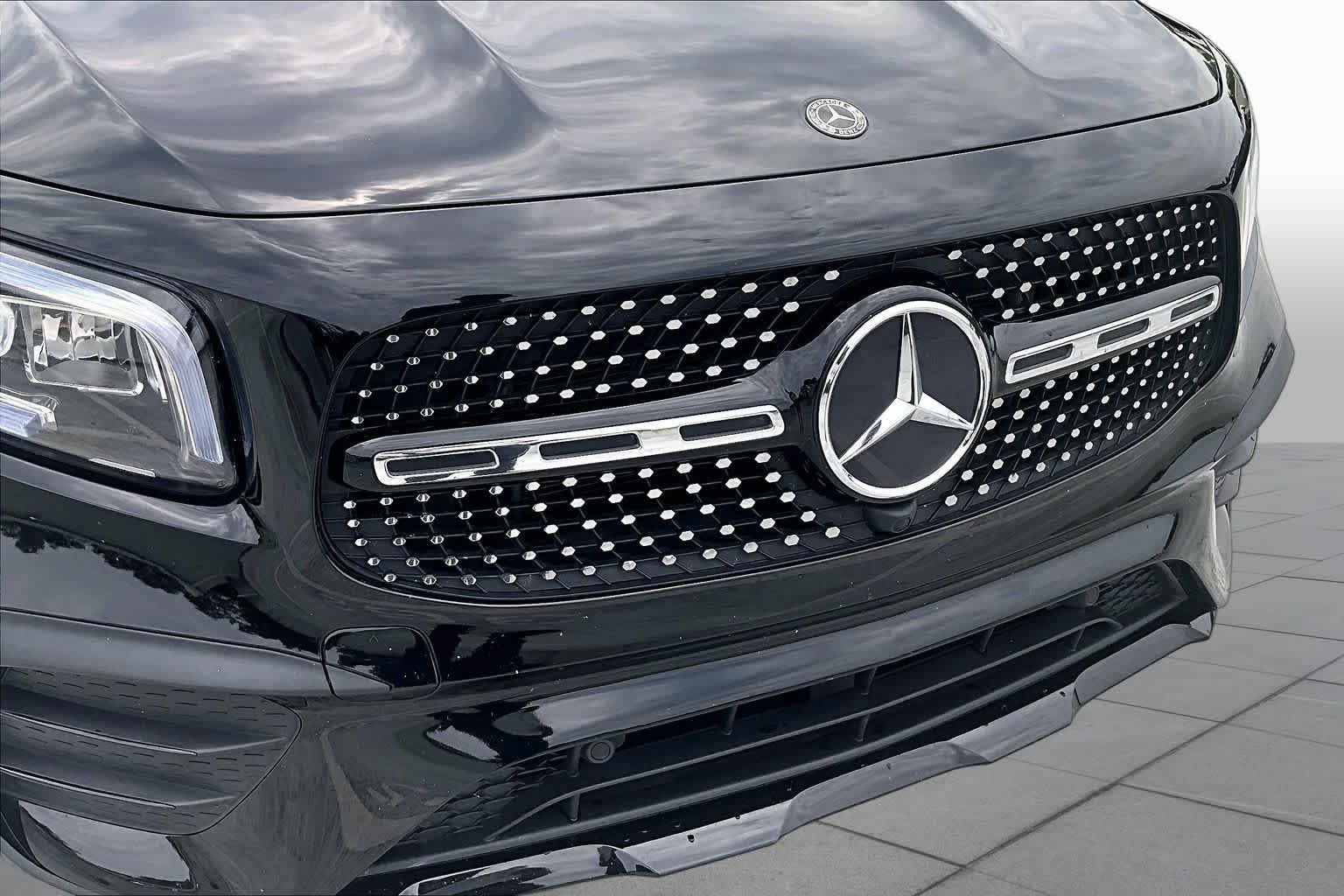 Used 2021 Night Black Mercedes-Benz GLB 250 image 30