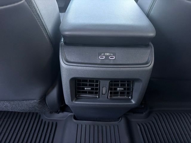 New 2026 Wind Chill Pearl <sup>1</sup> Toyota  SE image 24