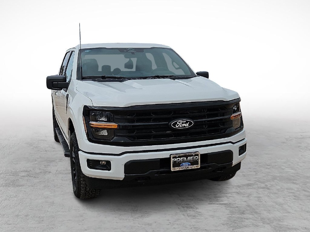 New 2026 Oxford White Ford XLT image 2