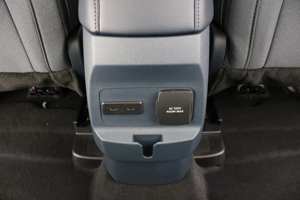 New 2026 Oxford White Ford XLT image 15