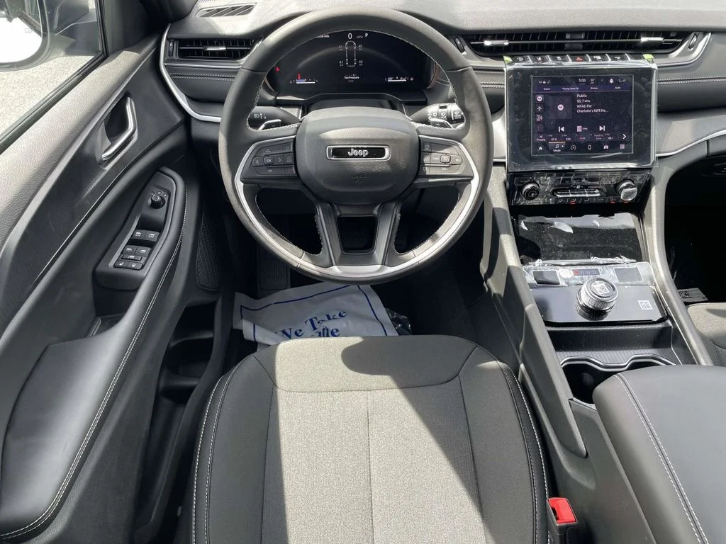 New 2026 Bright White Clearcoat Jeep Laredo image 21