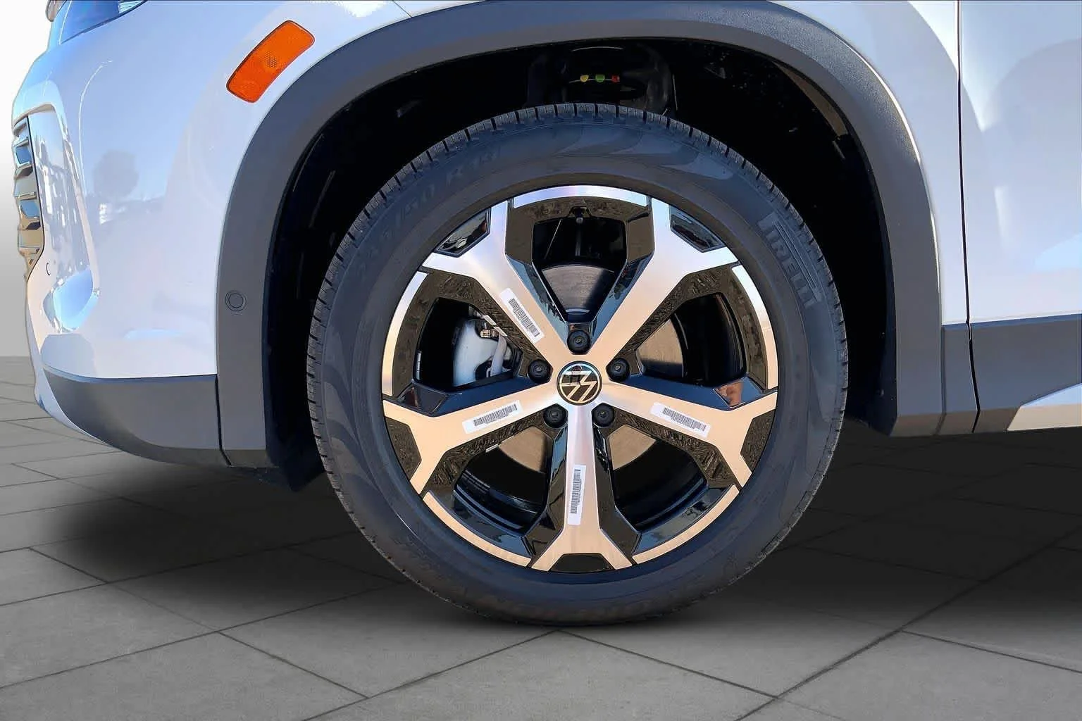 New 2026 Pure White Volkswagen SE image 12