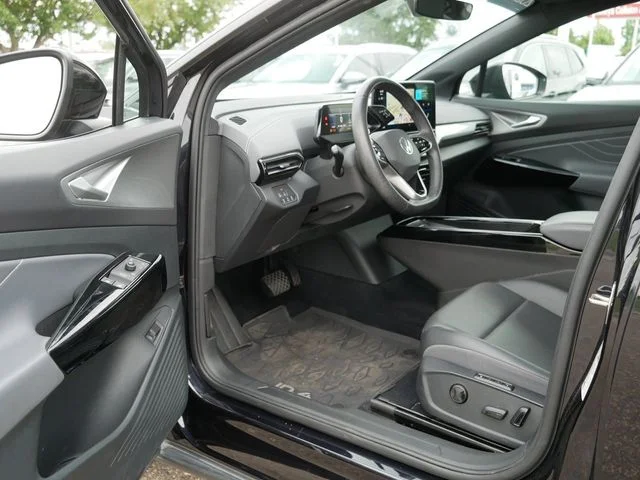 Used 2023 Deep Black Volkswagen Pro S image 12