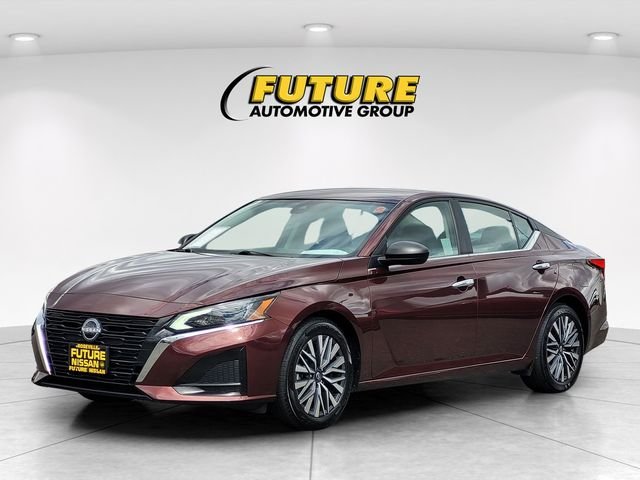 Used 2025 Red Nissan 2.5 SV image 5