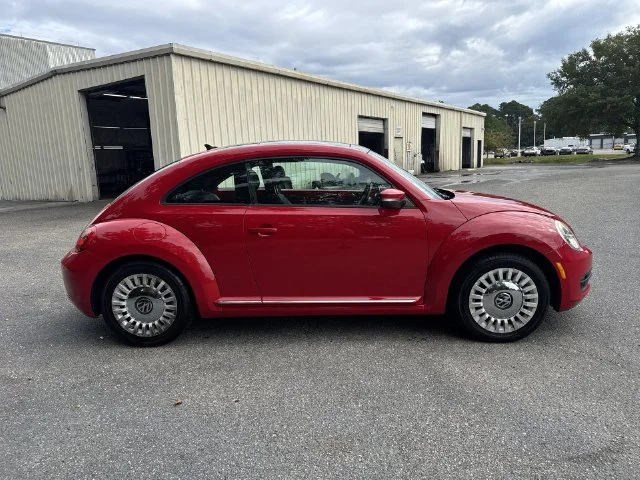 Used 2013 Red Volkswagen 2.5L image 4