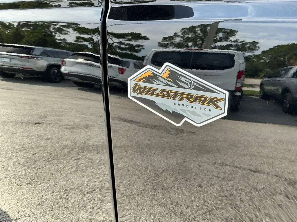 Used 2024 Black Ford Wildtrak image 20