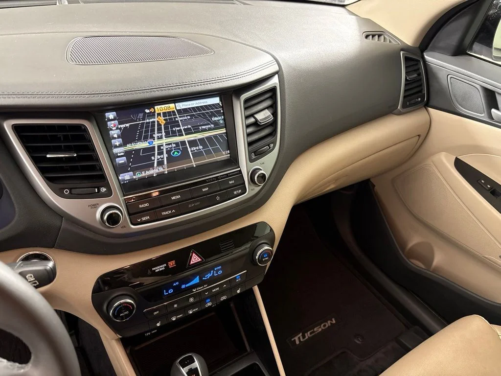 Used 2018 Red Hyundai SEL Plus image 33