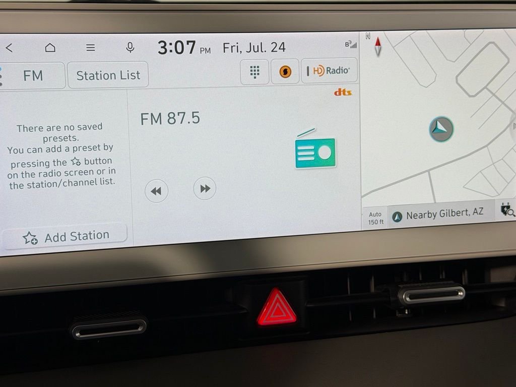 Used 2024 Green Hyundai SEL image 17