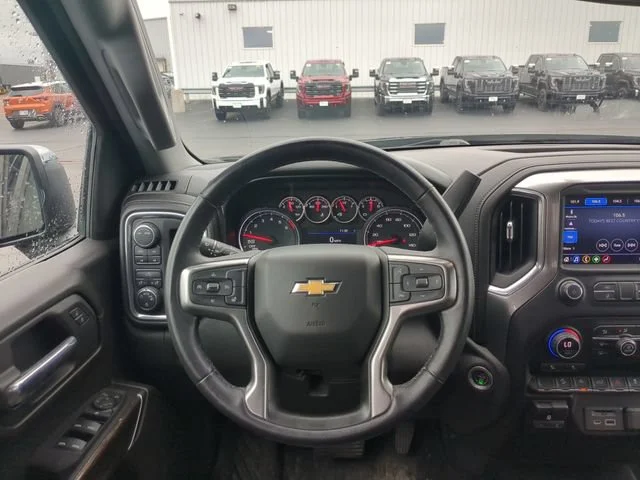 Used 2021 BLACK Chevrolet LT image 16