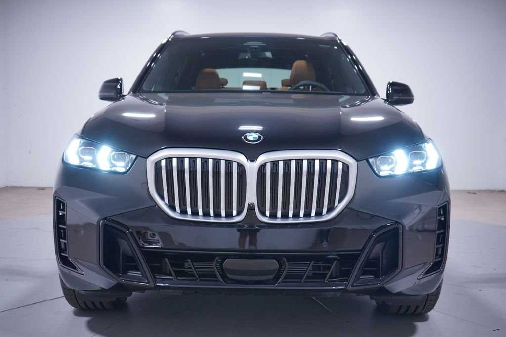 Used 2026 Black Sapphire Metallic BMW xDrive40i image 4