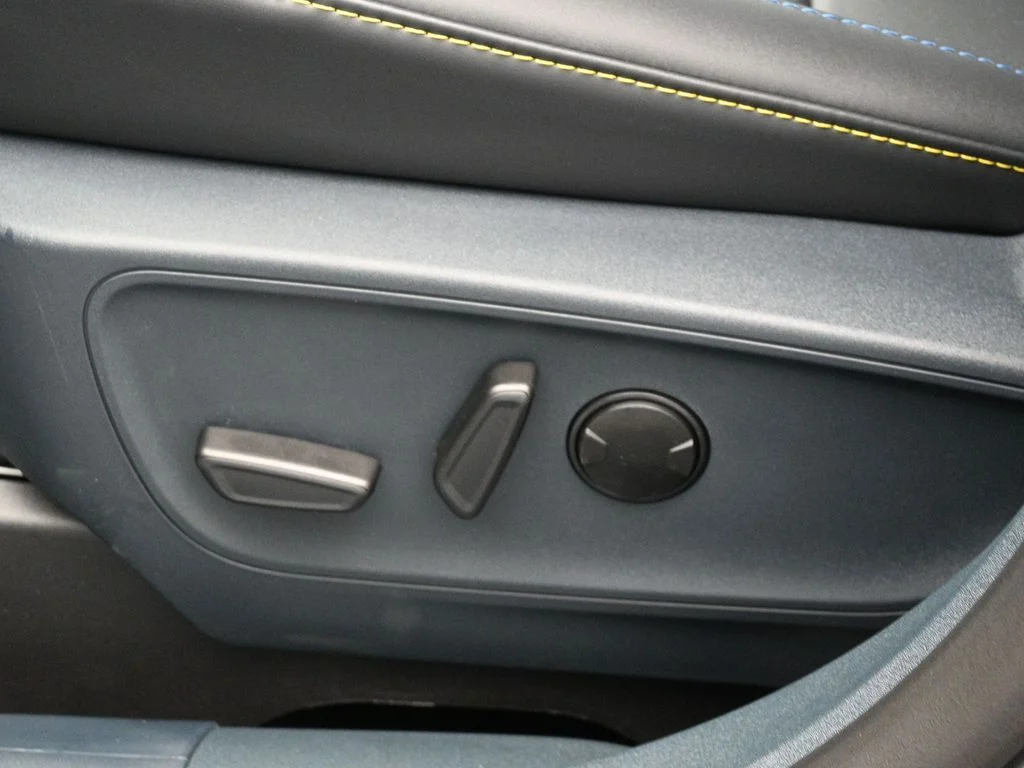 New 2025 Carbonized Gray Metallic Ford Lobo Standard image 9