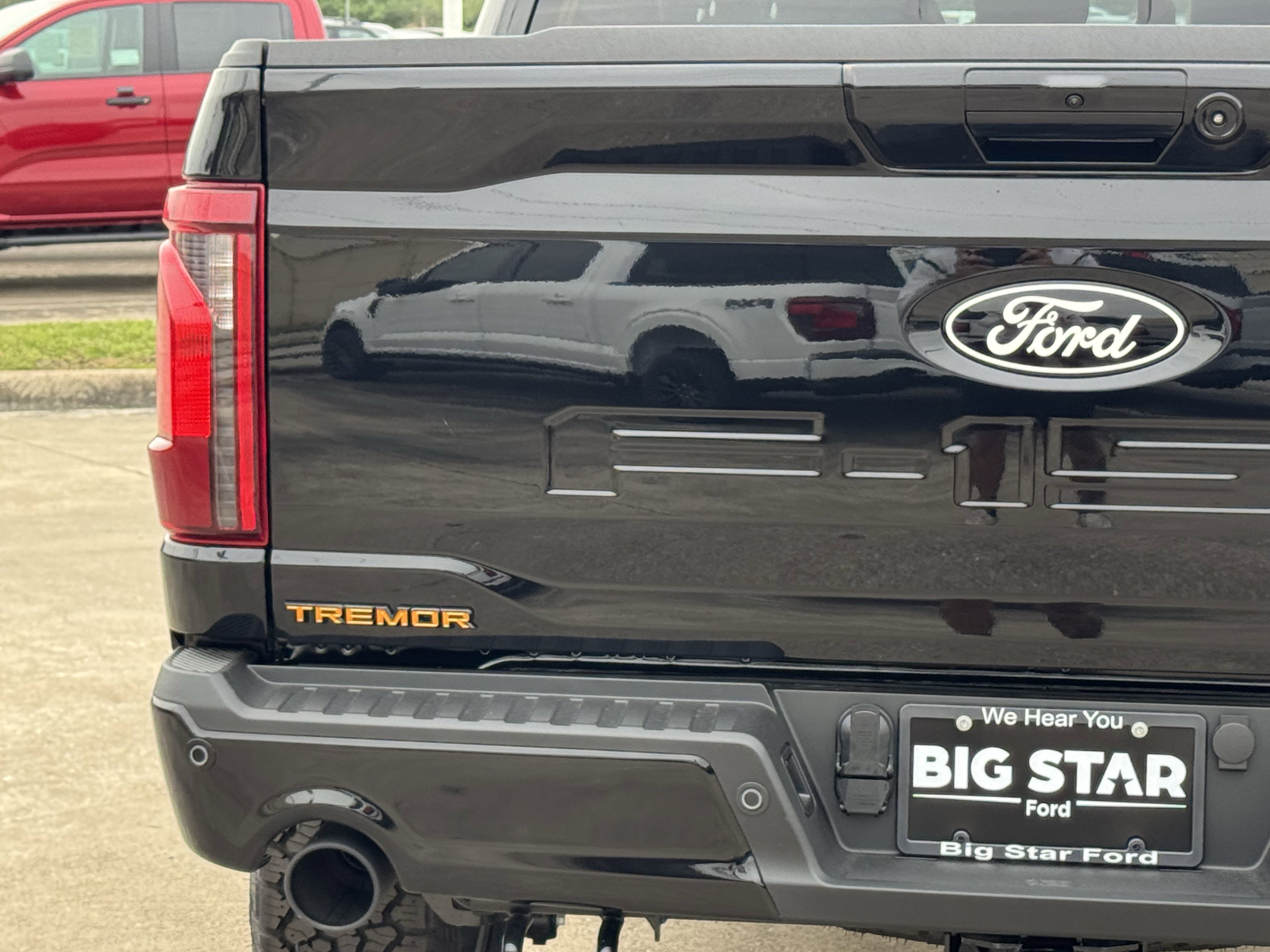 New 2026 Agate Black Metallic Ford Tremor image 10