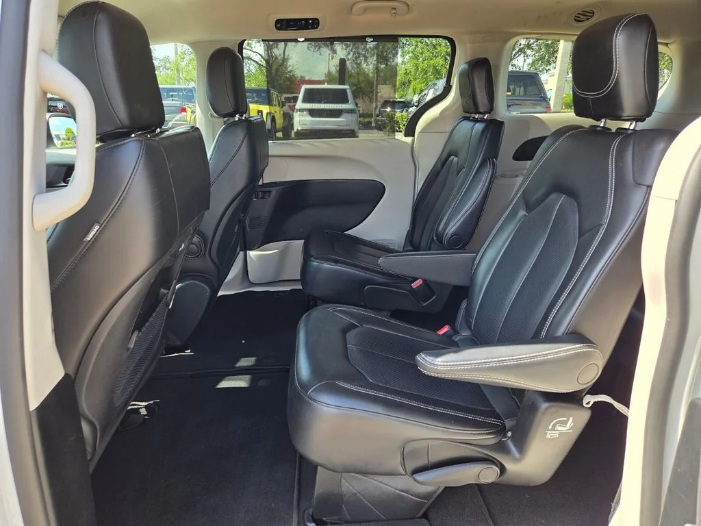 Used 2023 White Chrysler Touring L image 14