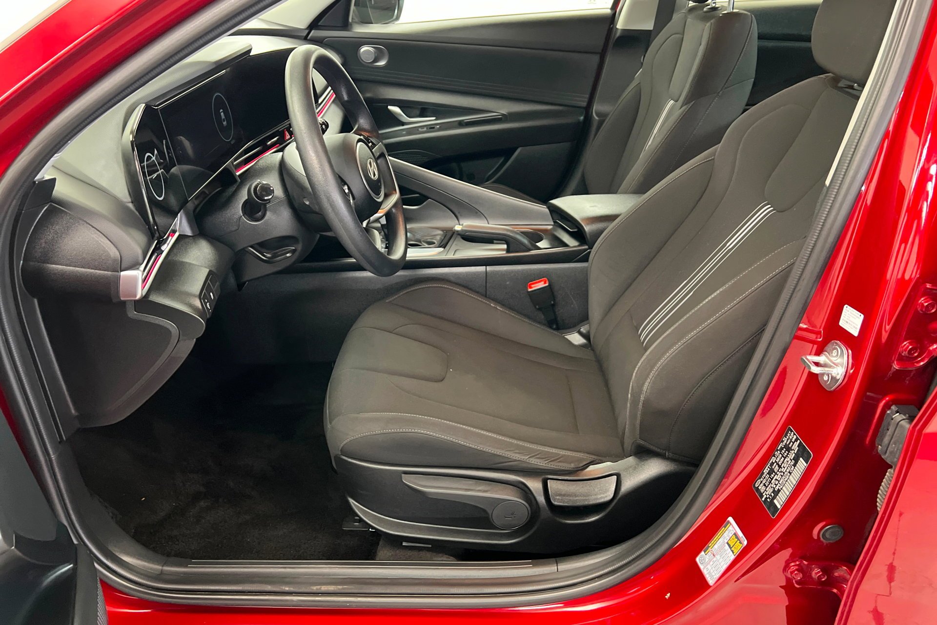 Used 2024 Ultimate Red Hyundai SEL image 18