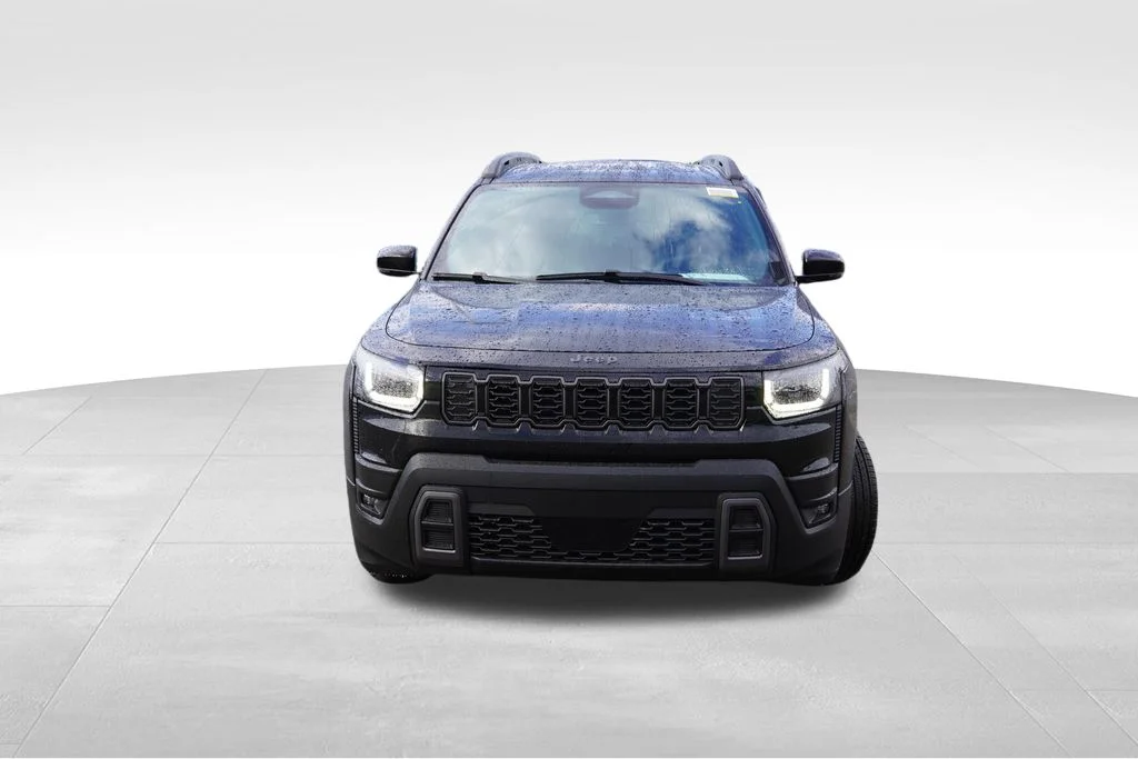 New 2026 Diamond Black Crystal Pearlcoat Jeep Limited image 8