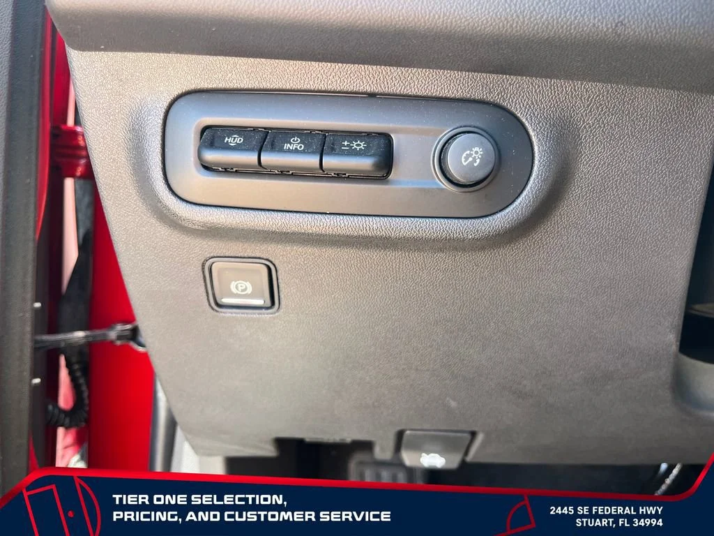 Used 2024 Volcanic Red Tintcoat GMC SLT image 18
