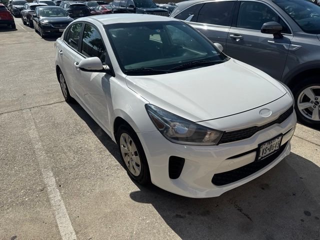 Used 2018 White Kia S image 7