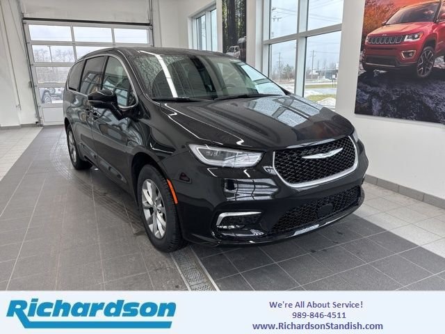 2026 Chrysler Pacifica Select AWD's photo