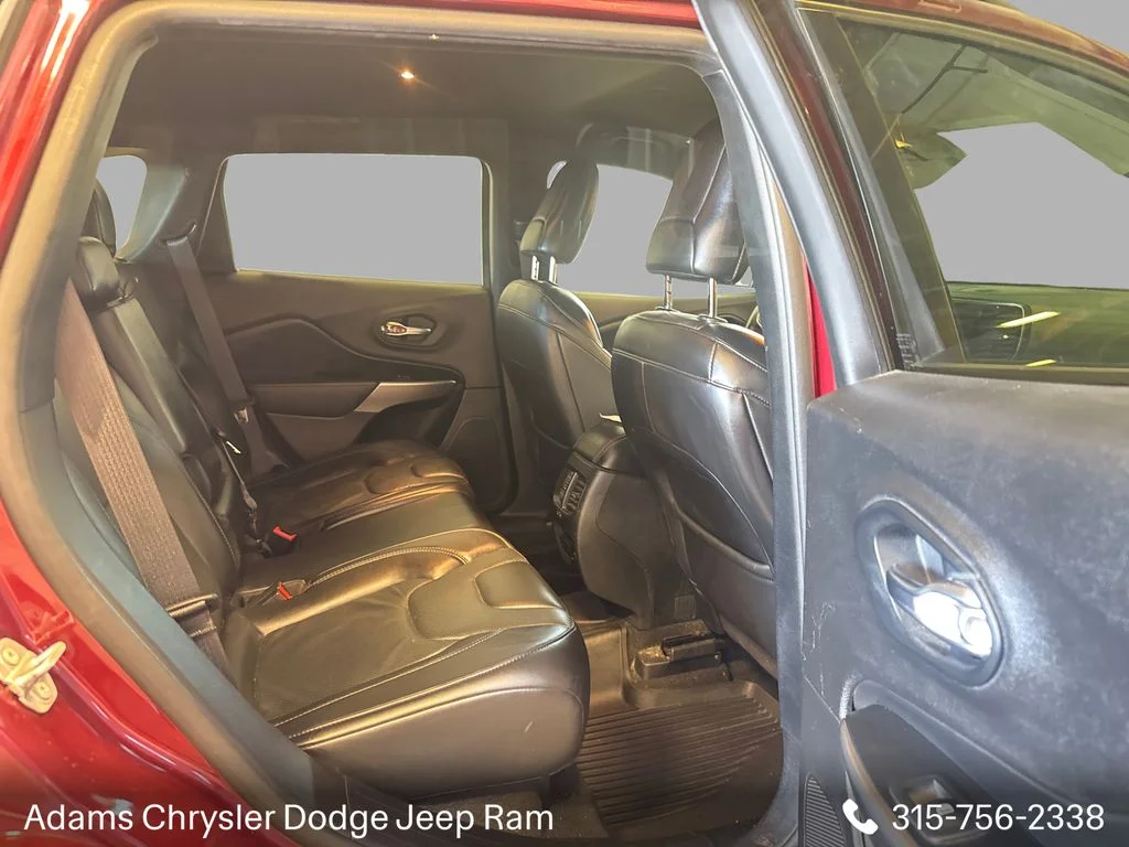 Used 2019 Red Jeep Limited image 11