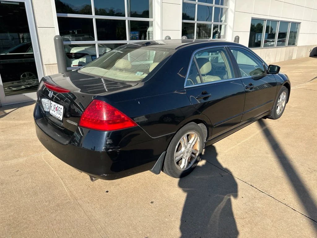 Used 2007 Black Honda EX-L image 3
