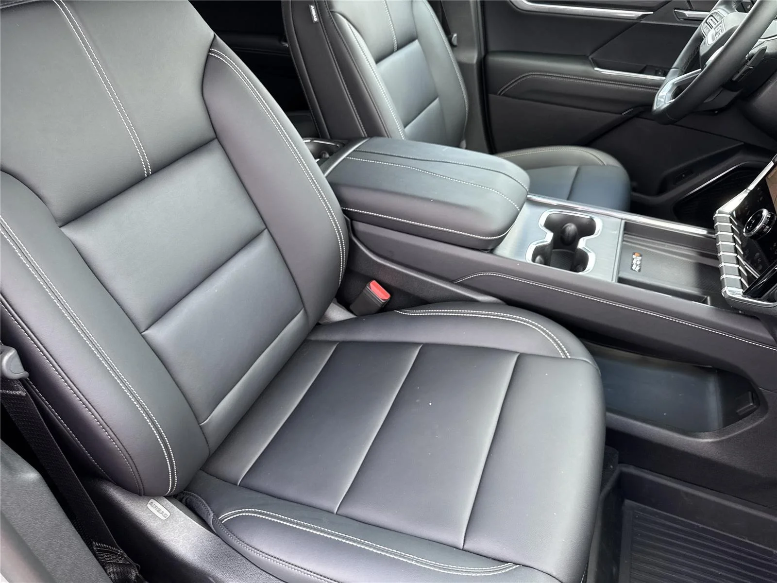 Certified Used 2026 Sterling Metallic GMC Elevation image 37