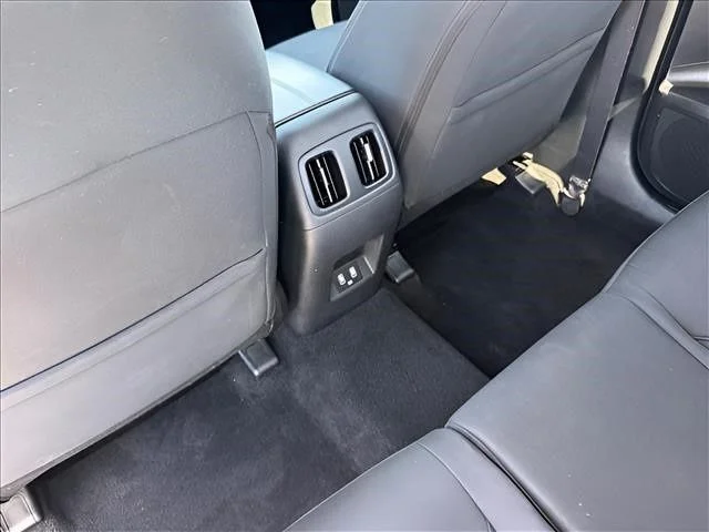 Used 2024 White Hyundai SEL image 15