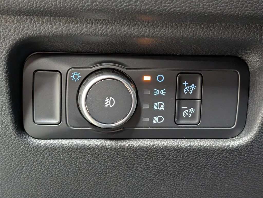 New 2026 Avalanche Ford XLT image 9