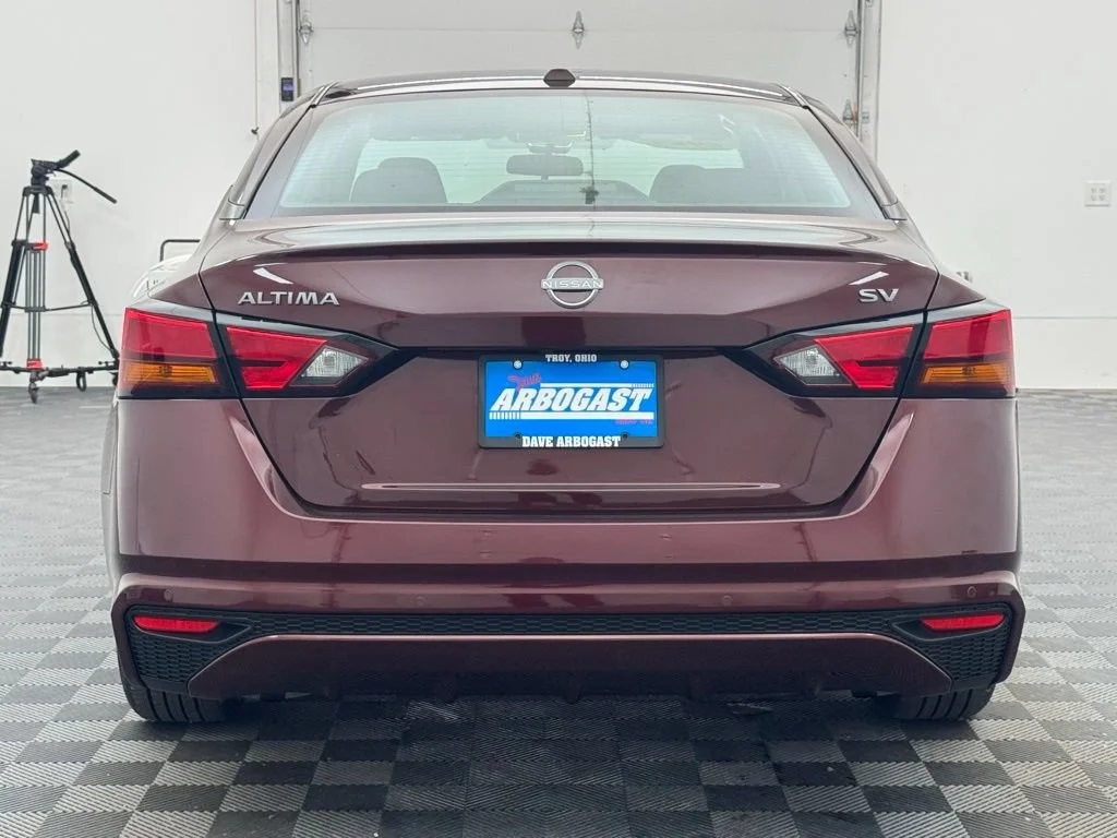 Used 2024 Red Nissan 2.5 SV image 7