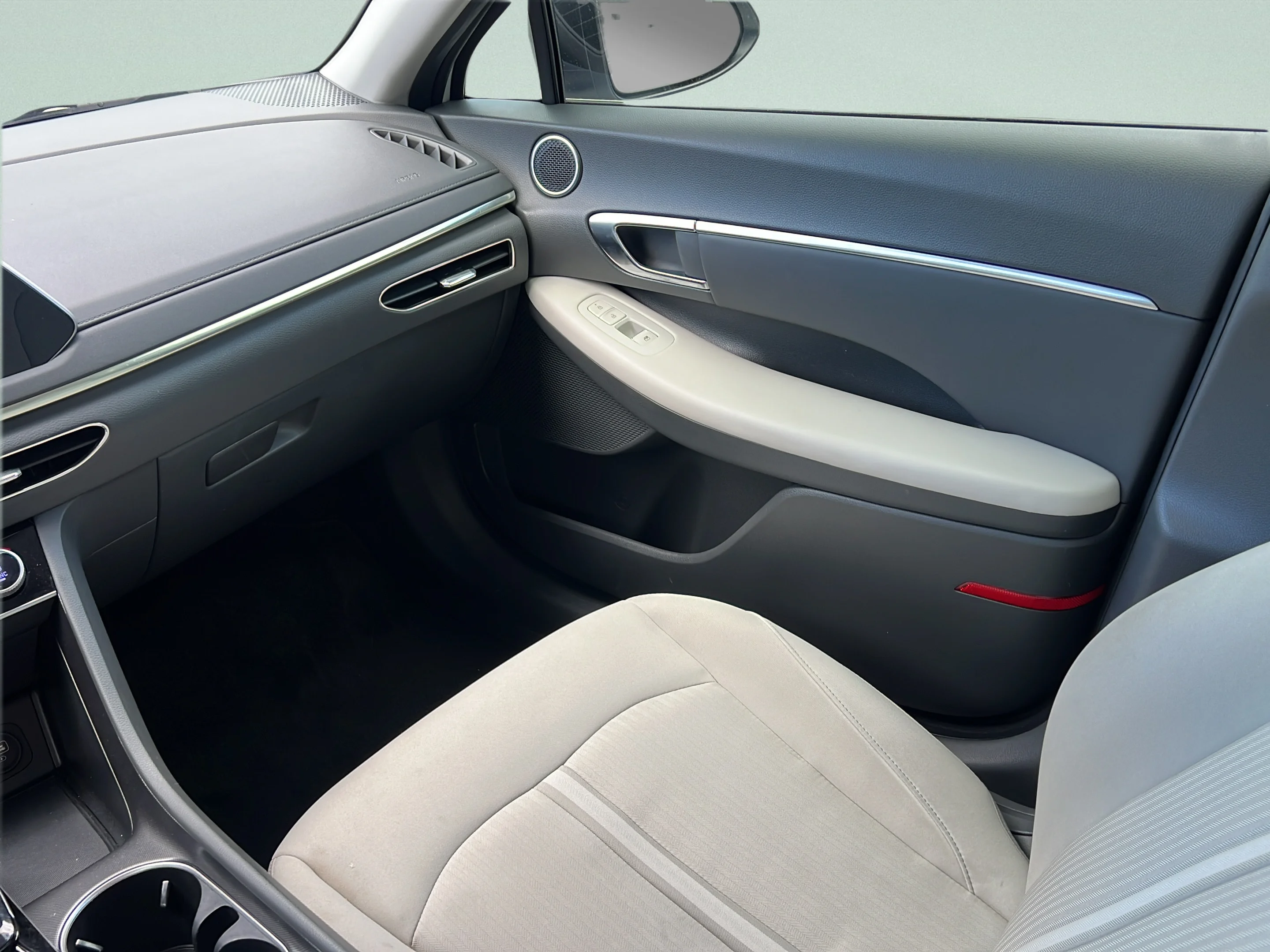 Used 2022 Quartz White Hyundai SEL image 15