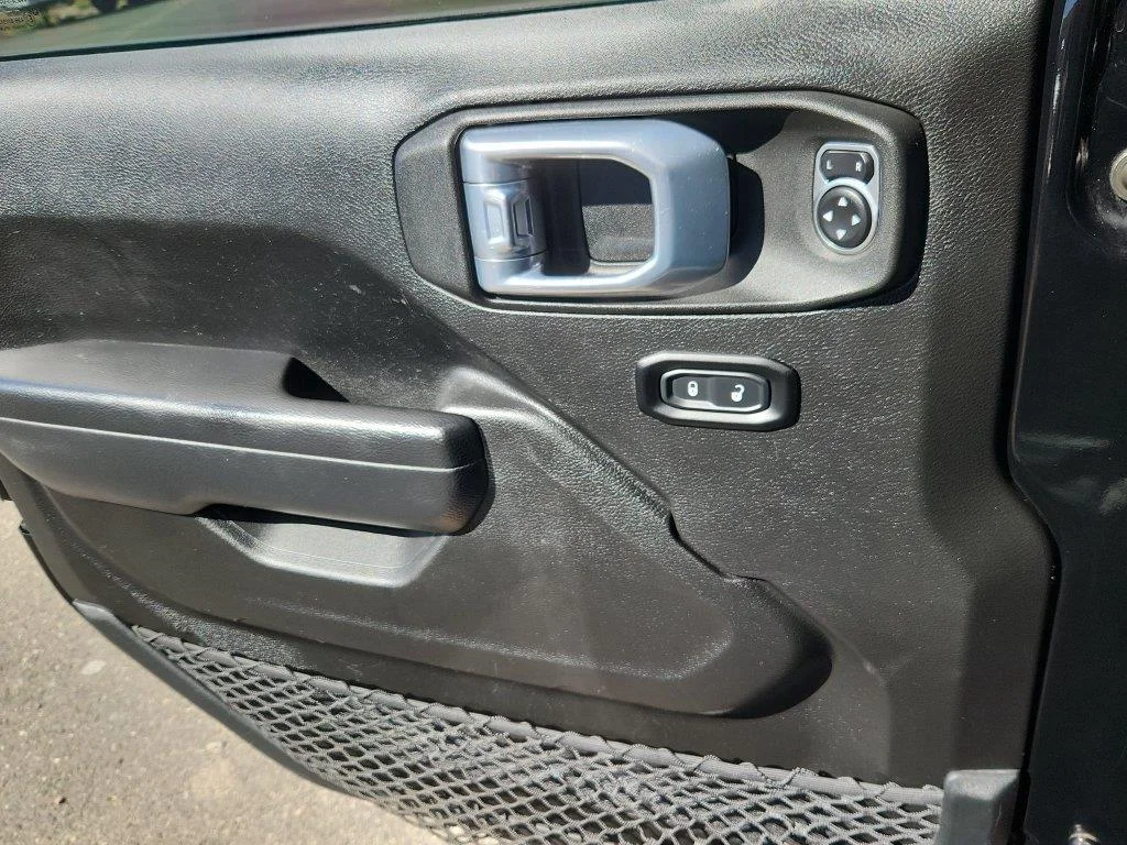Used 2021 Black Clearcoat Jeep Unlimited Rubicon image 8