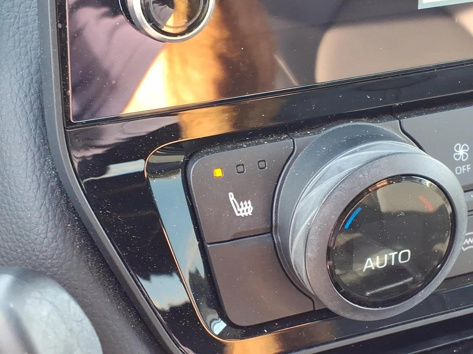 Used 2024 Wind Chill Pearl Toyota XLE image 5
