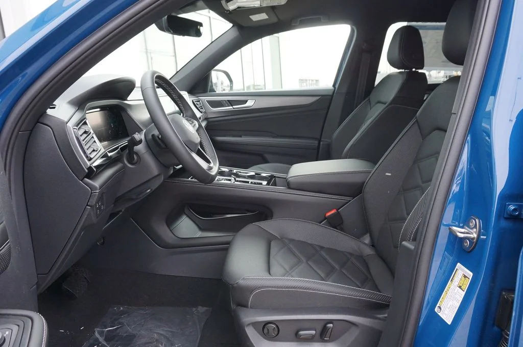 New 2026 Blue Volkswagen 2.0T SE w/Technology image 10
