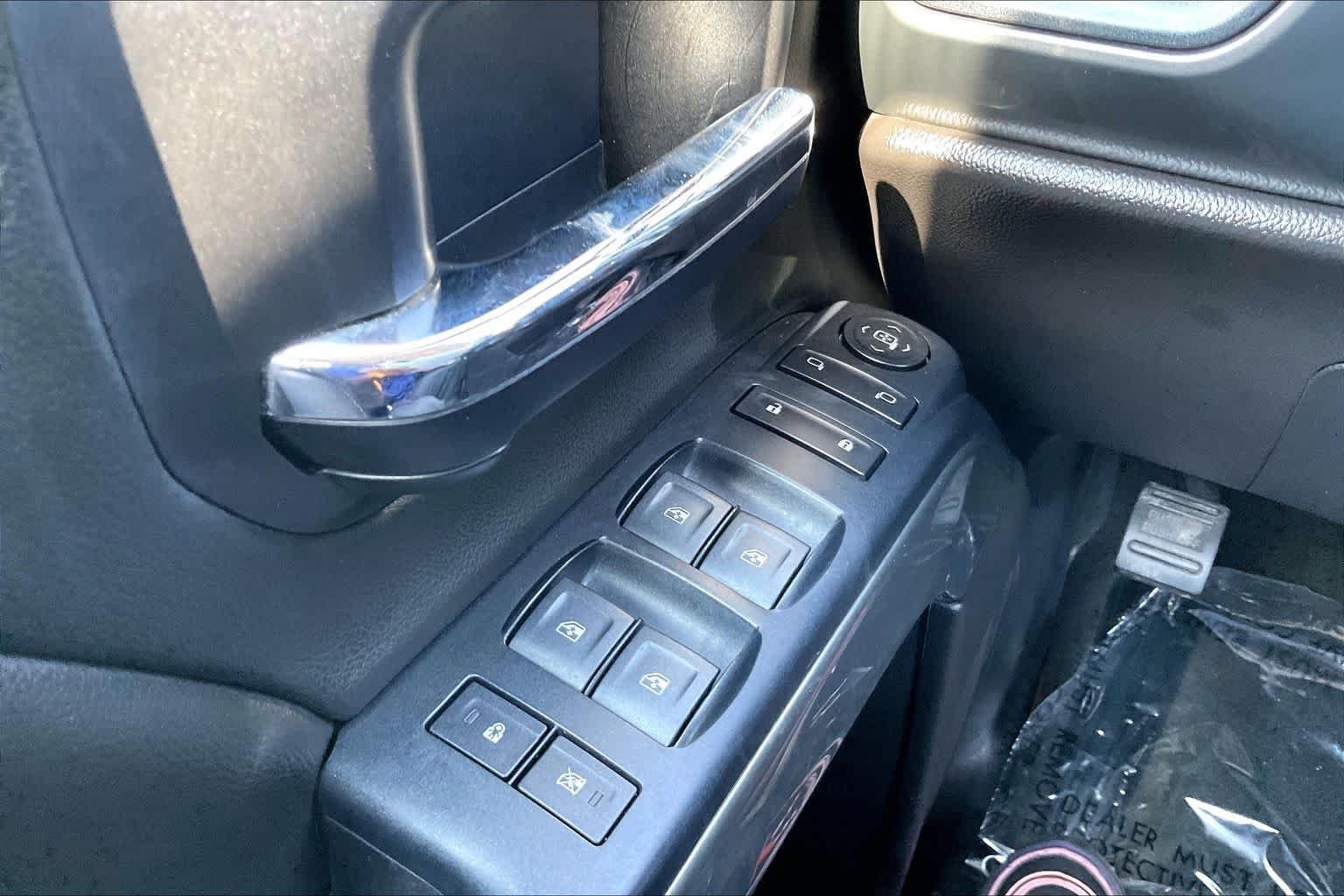 Used 2018 Black Chevrolet LT image 33