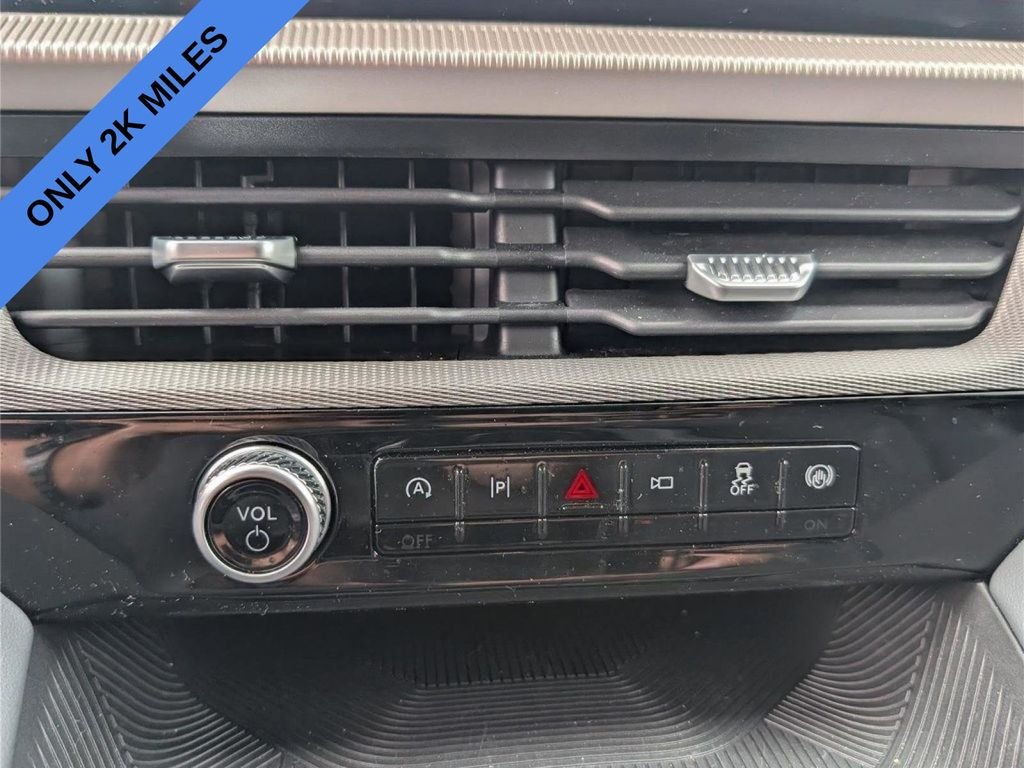 Used 2026 Agate Black Metallic Ford Active image 27