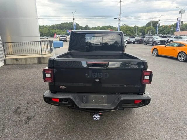 Used 2023 Black Jeep High Altitude image 3