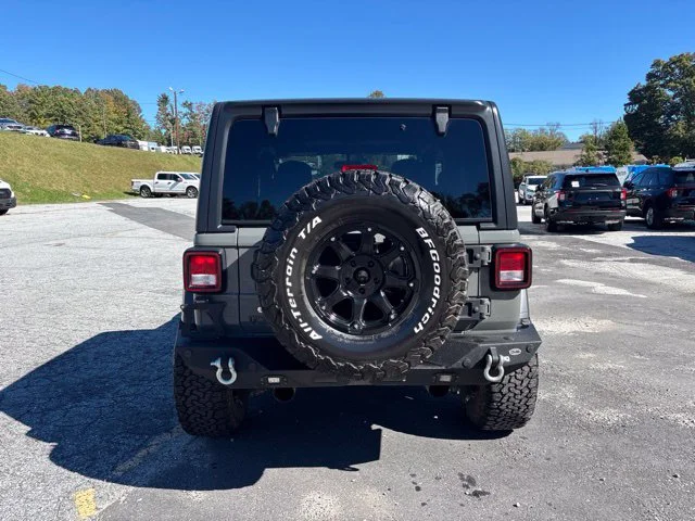 Used 2019 Gray Jeep Sport S image 7