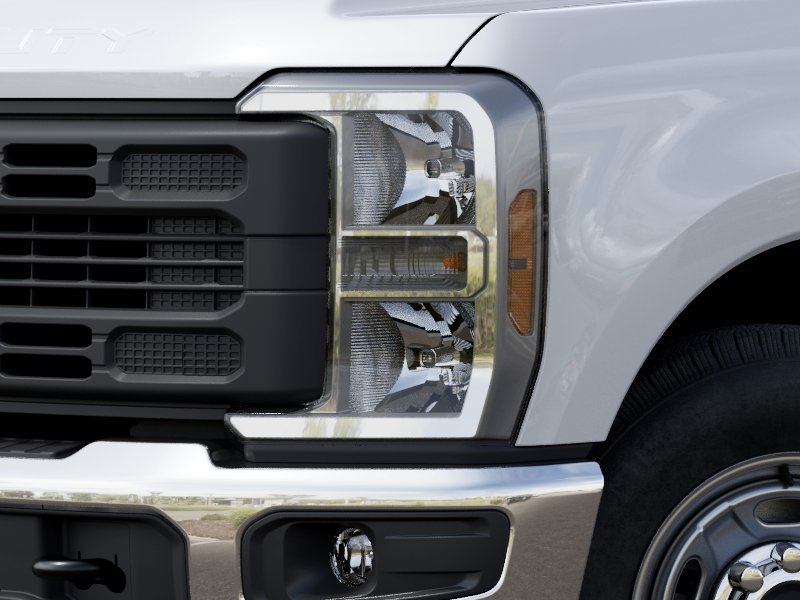 New 2027 Oxford White Ford F-250® XL image 18
