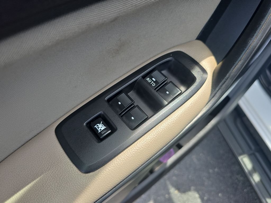 Used 2023 White Ford XLT image 11