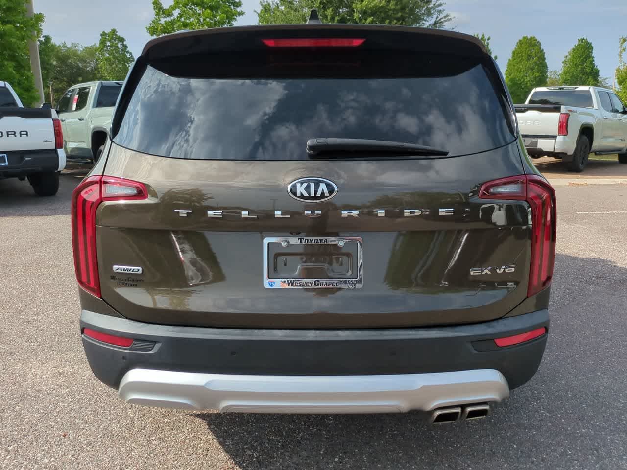 Used 2020 Dark Moss Kia EX image 5