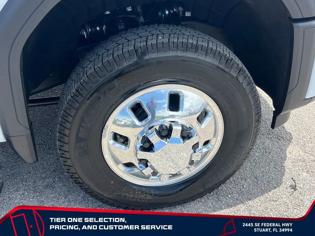 New 2026 Glacier White Tricoat GMC Denali Ultimate DRW image 21