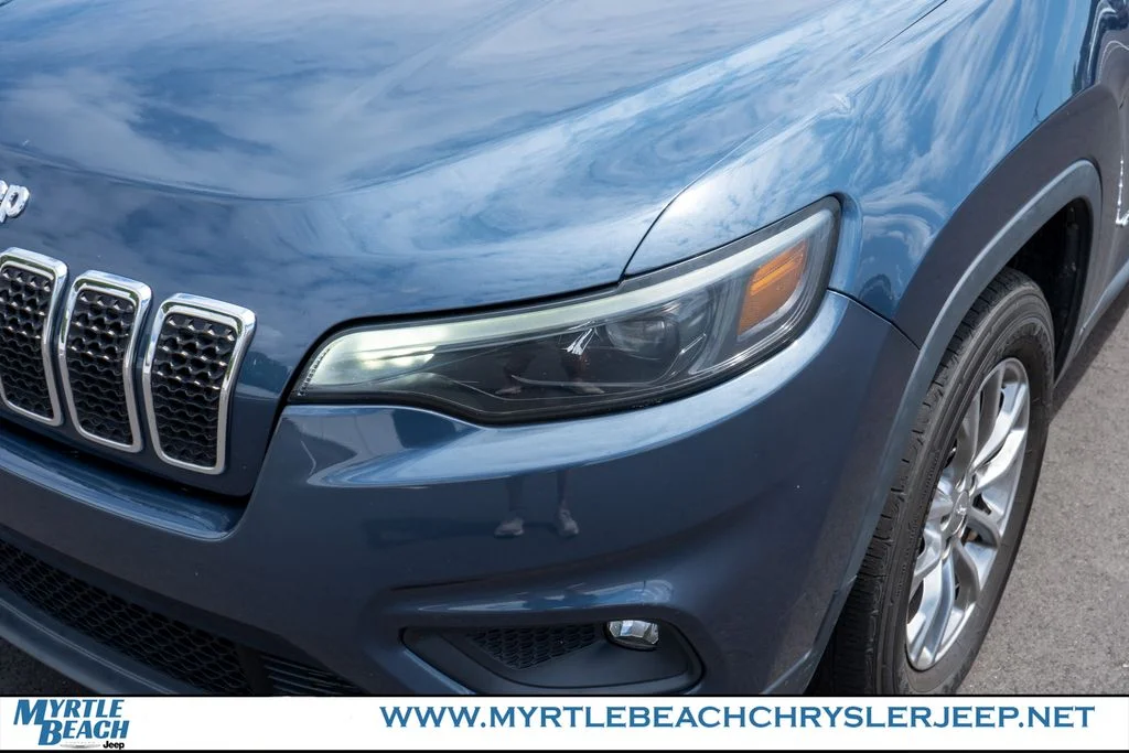 Used 2020 Slate Blue Jeep Latitude Plus image 10