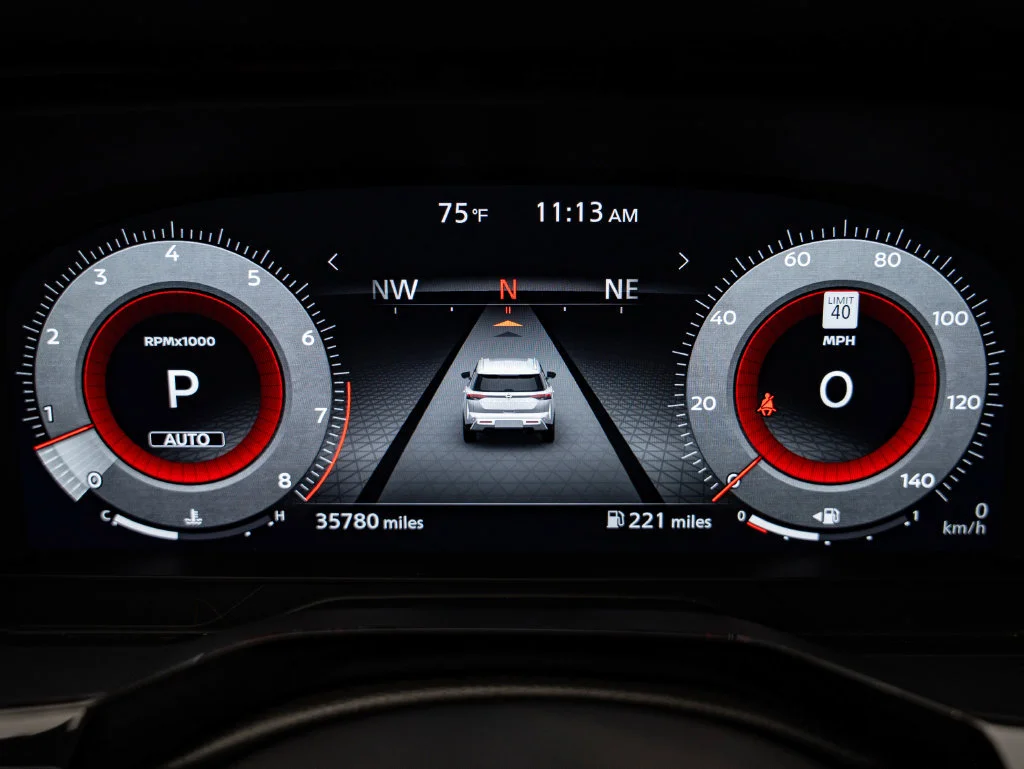 Used 2023 Obsidian Green Pearl Nissan Platinum image 33