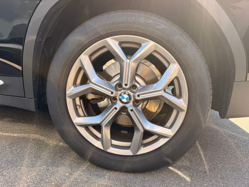 Certified Used 2024 Jet Black BMW xDrive30i image 5