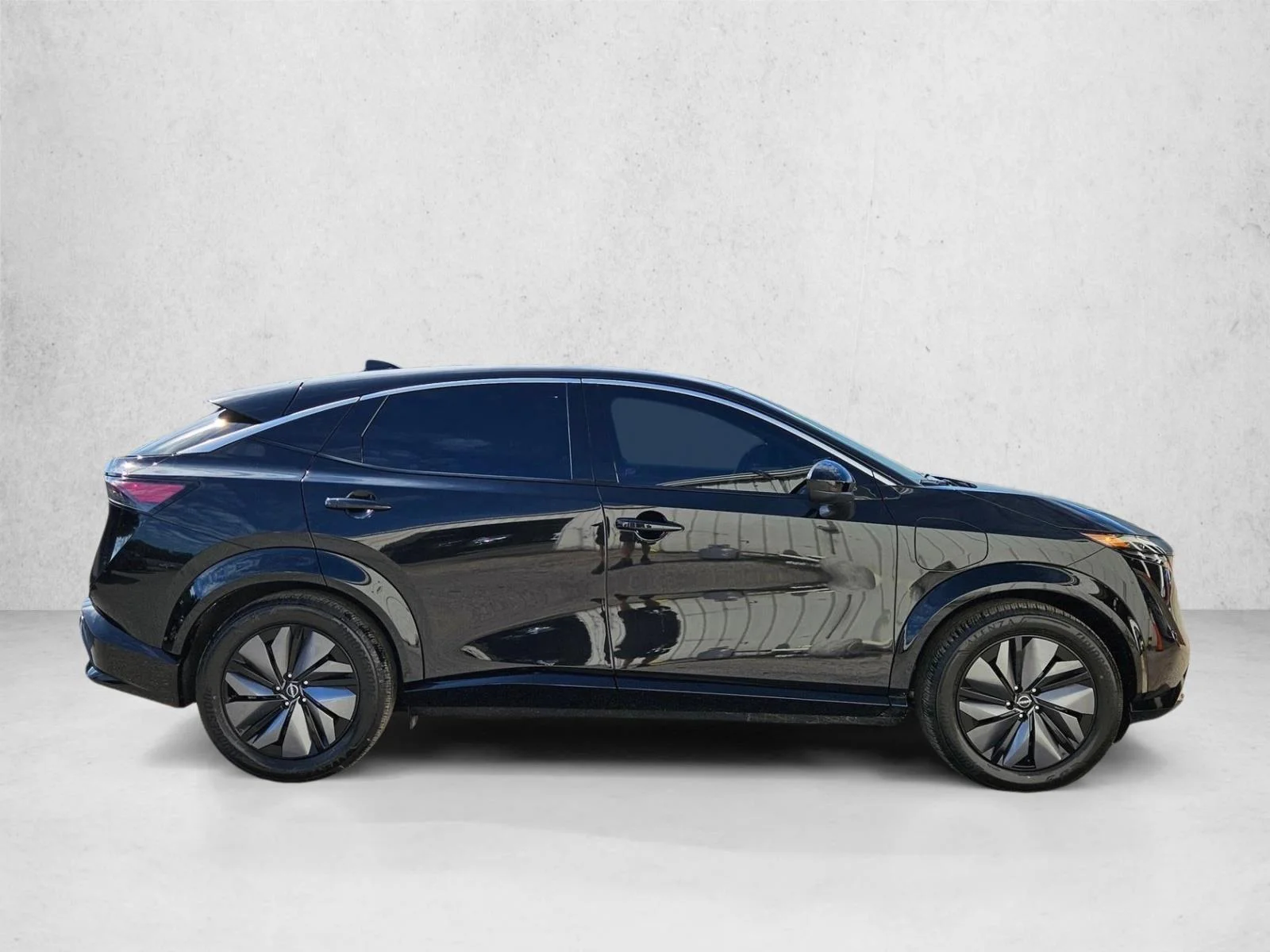 Used 2024 Black Diamond Pearl Nissan ENGAGE image 4