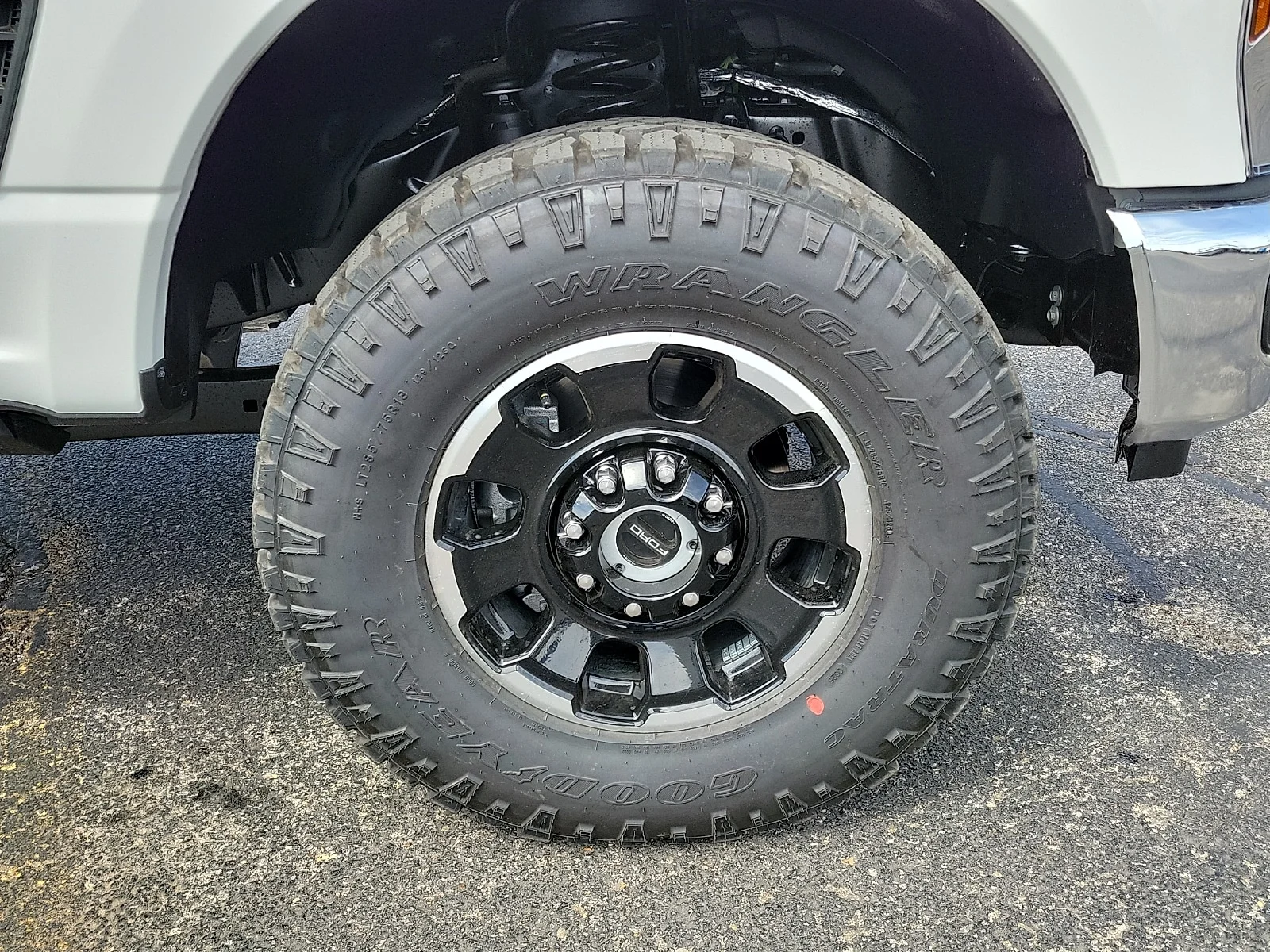 New 2026 Star White Metallic Tri-Coat Ford F-250&reg; King Ranch&reg; image 7
