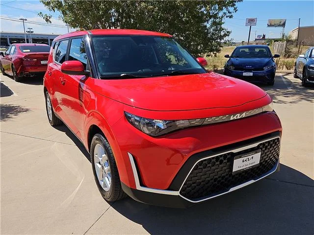 Used 2023 Inferno Red KIA LX (IVT) image 6