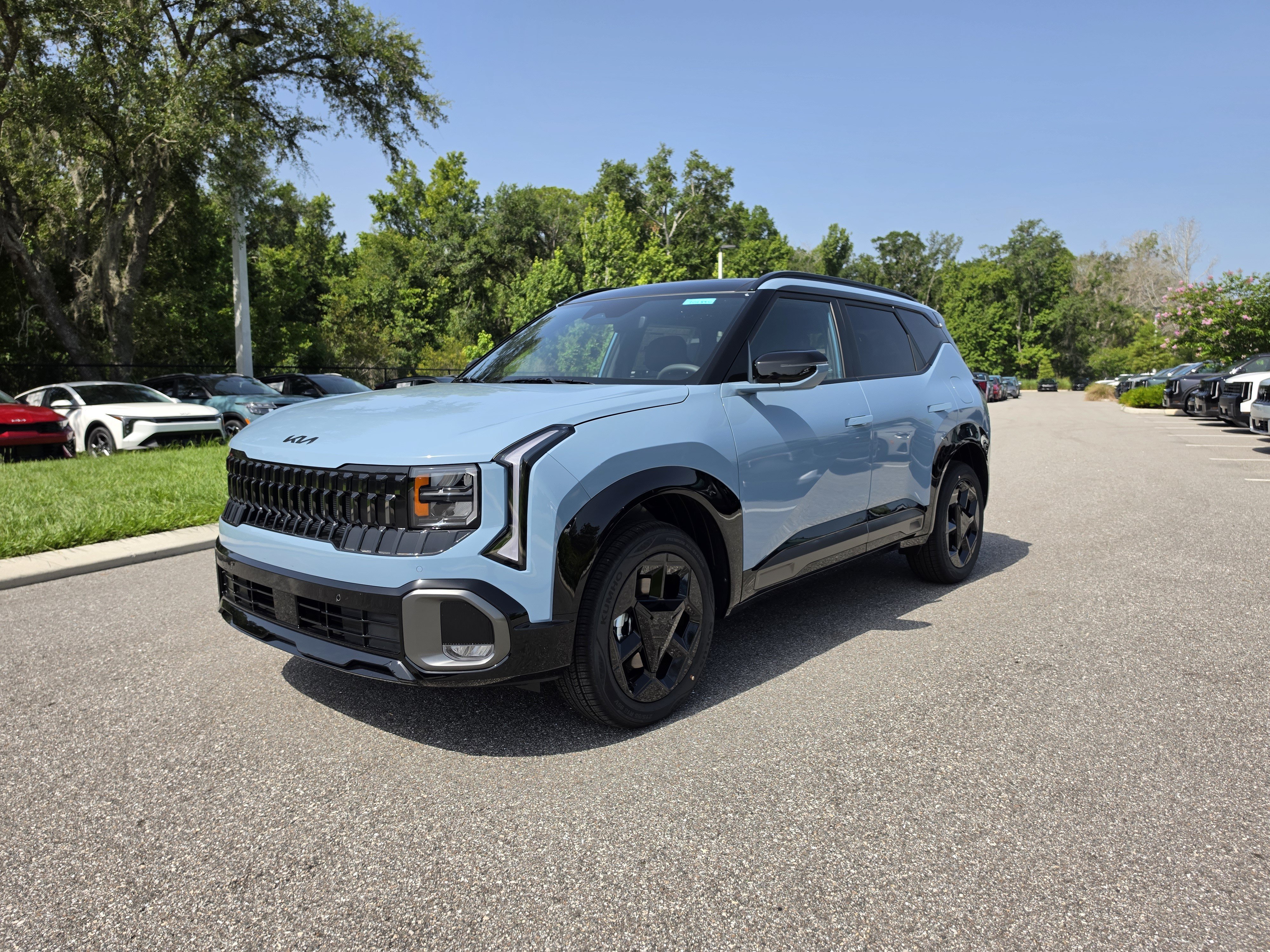 New 2027 Frost Blue Kia X-Line S image 4