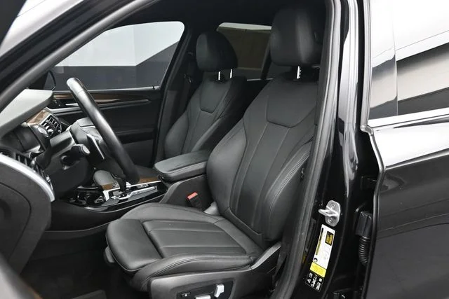 Used 2020 Black BMW xDrive30i image 7
