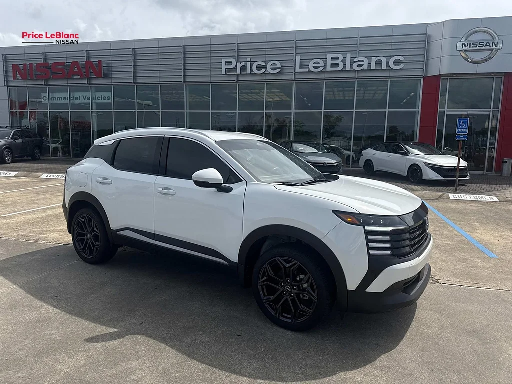 Certified Used 2025 Aspen White TriCoat Nissan SR image 1