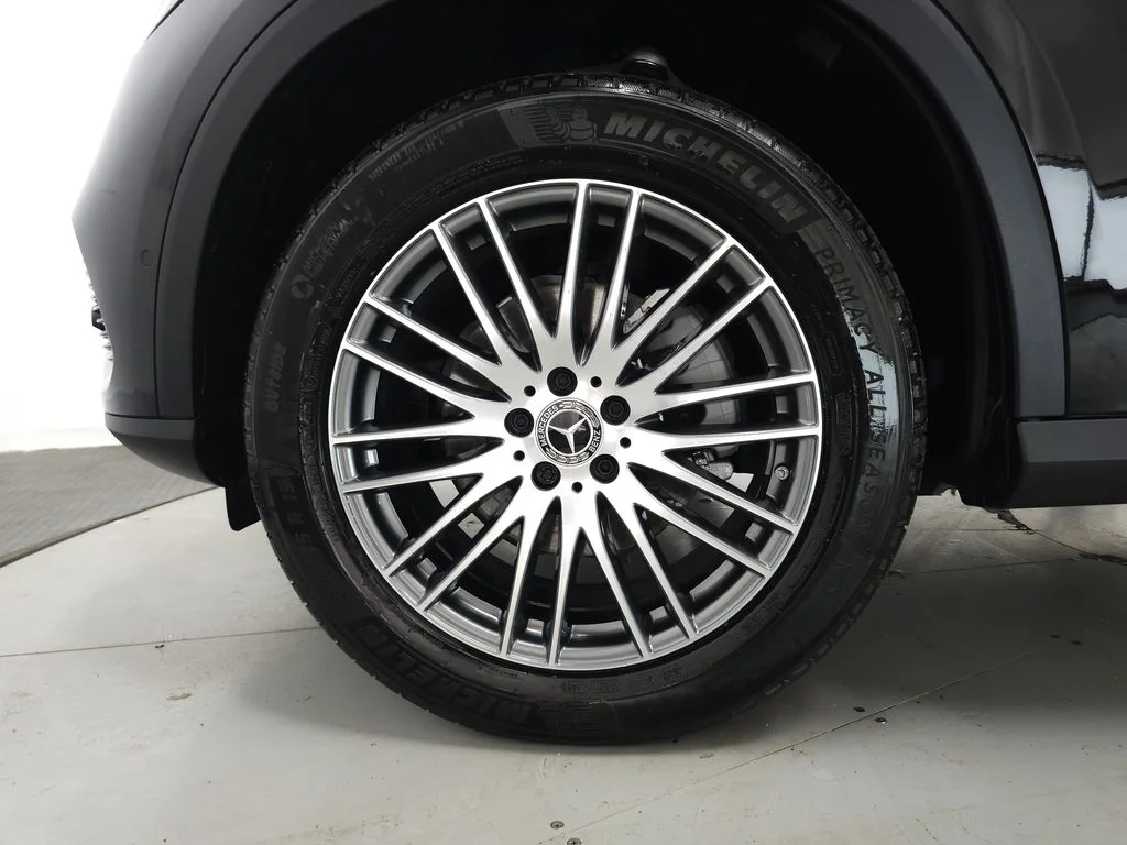 Certified Used 2026 Black Mercedes-Benz GLC 300 image 32